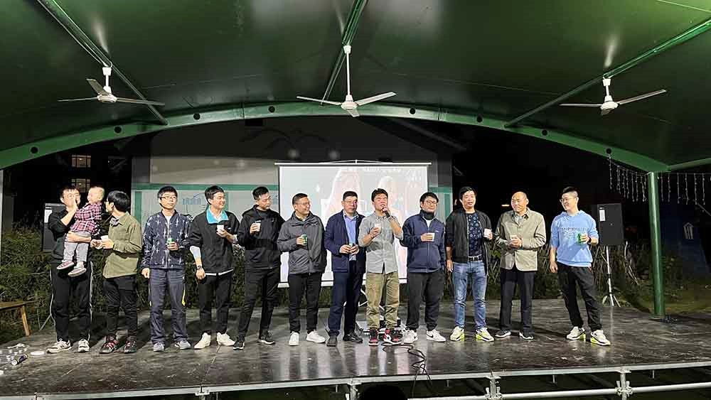 金秋十一bwin·必赢团建拓展圆满结束